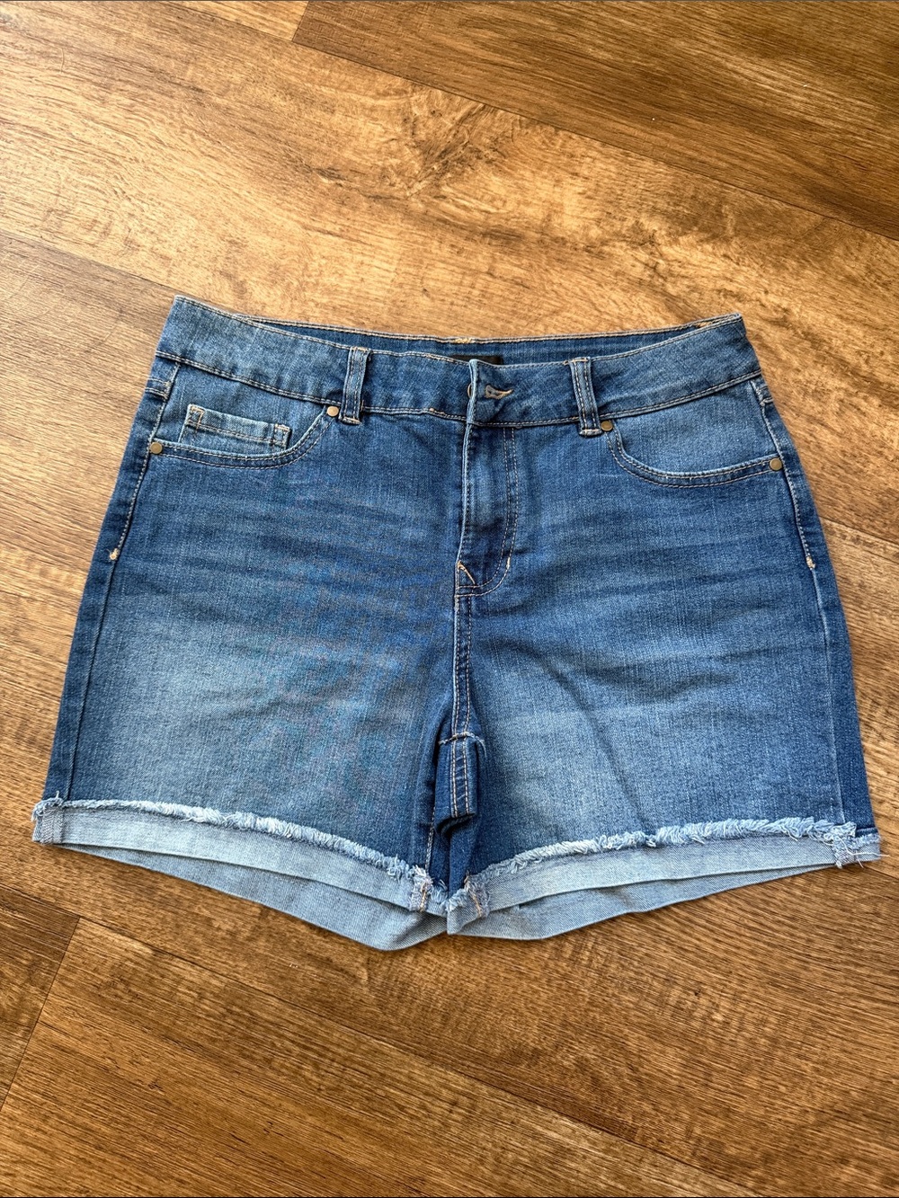 d. jeans Blue Denim High-Rise Frayed Hem Shorts